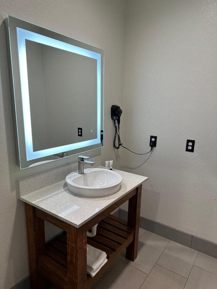 Queen Room with Two Queen Beds - Disability Access interior